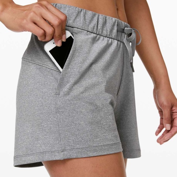 Lululemon On The Fly Short 2.5” - Heathered Slate - Picture 4 of 9